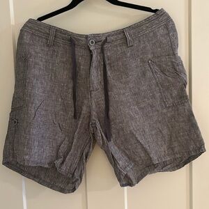 Beautiful linen shorts.